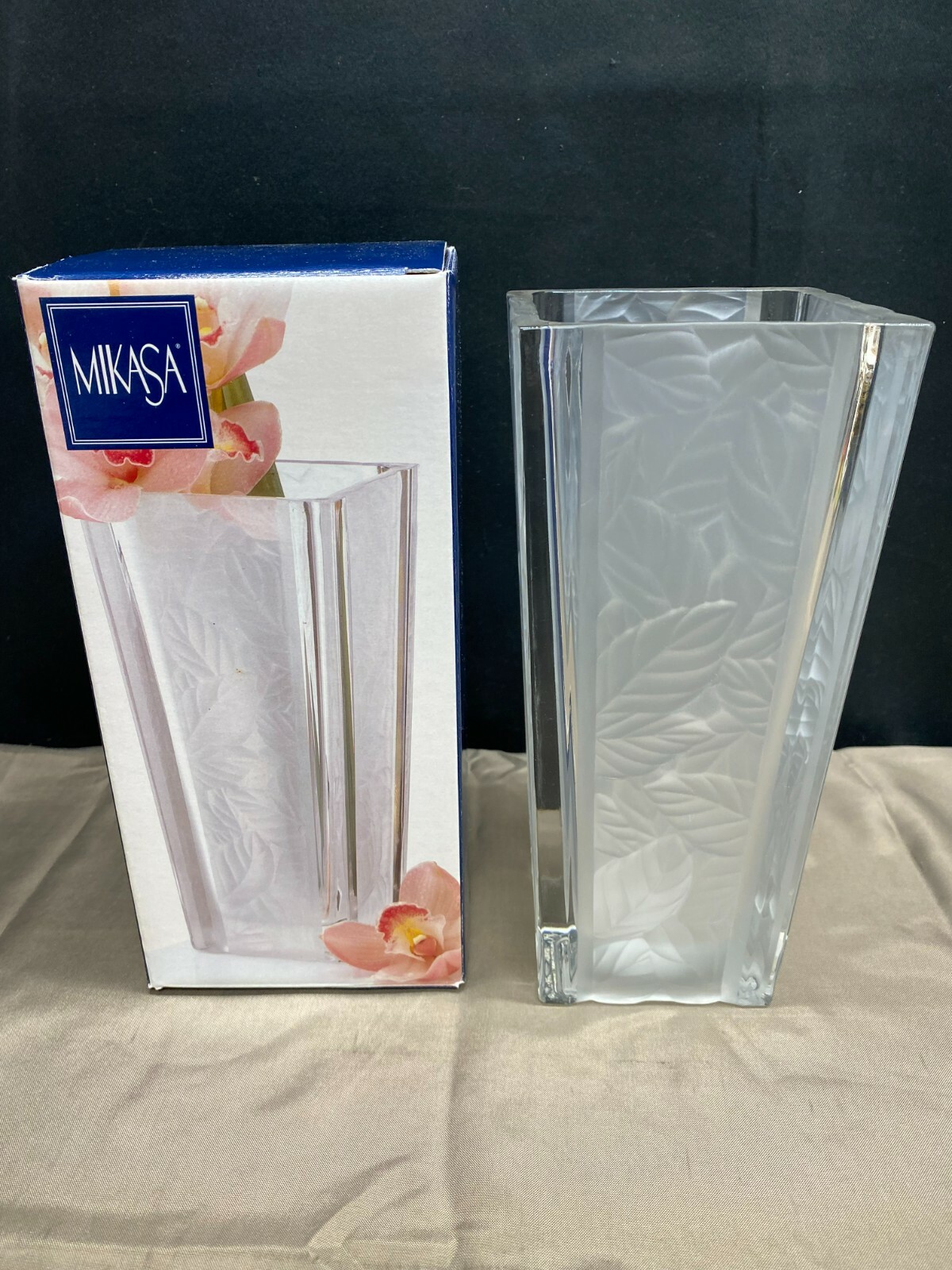 Mikasa “GARDEN SPLENDOR” Crystal Vase ~ 4″ Opening ~ 9 1/2″ Tall