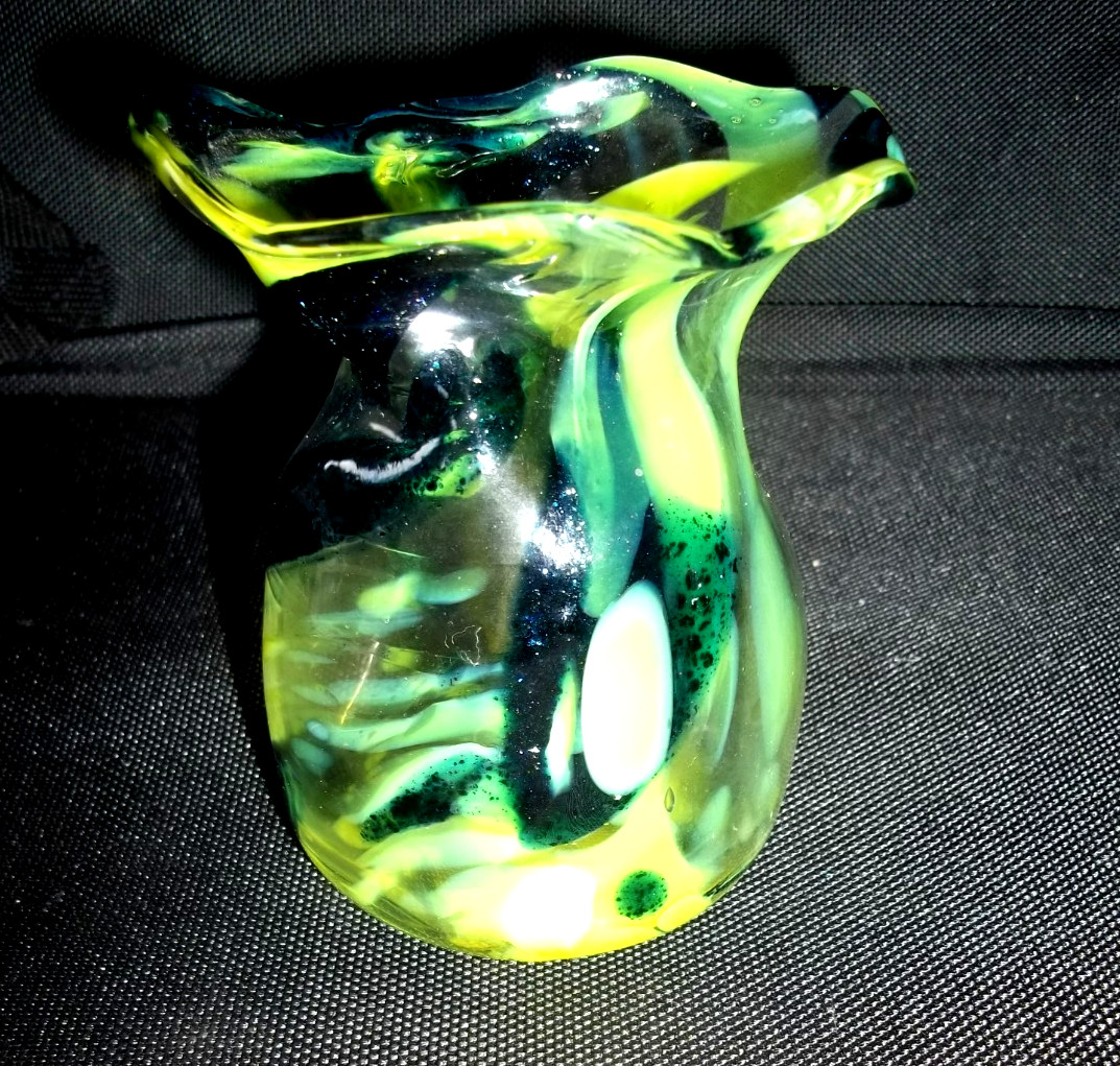 Blenko variation style art glass vase vintage hand blown glass 4″ h.