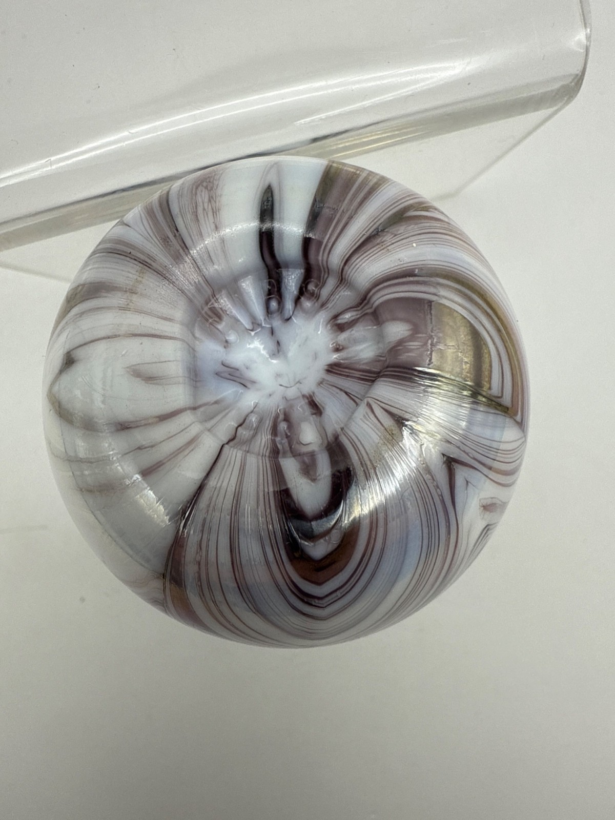 Vtg Gibson Art Glass Egg Shape Paperweight White Purple Pulled Feather Iridized