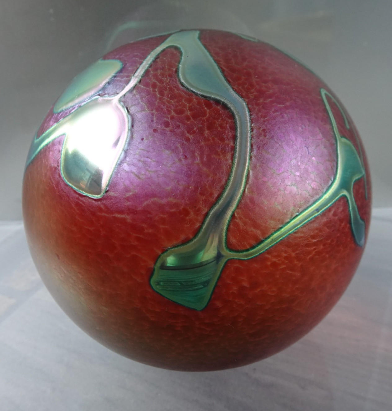 3.2″ Signed Robert Held Art Glass Metallic Threads Paperweight w/ Label