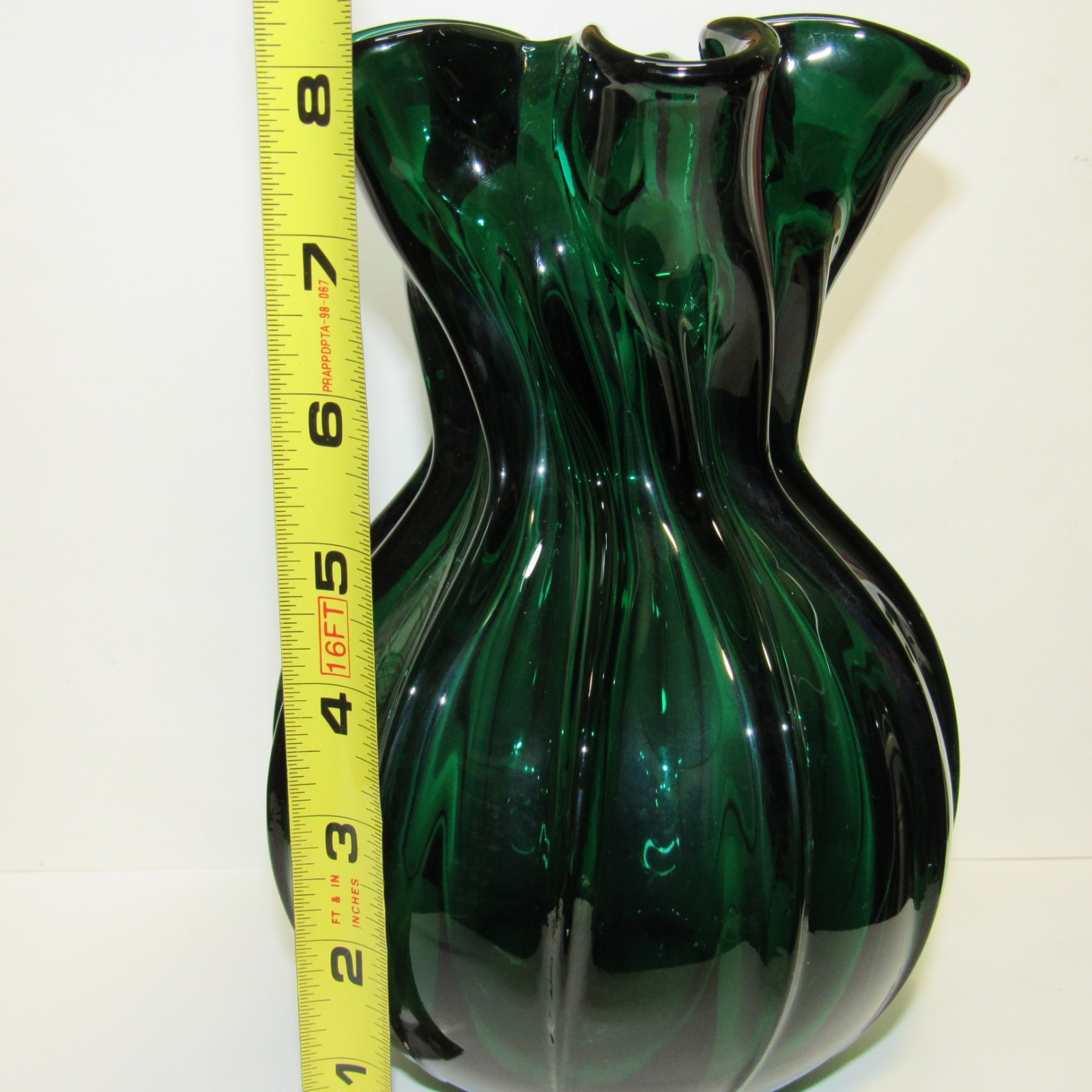 Vintage Hand‑Blown Emerald Green Art Glass Vase•8”•Heavy 3 lbs 6 oz RuffleRim
