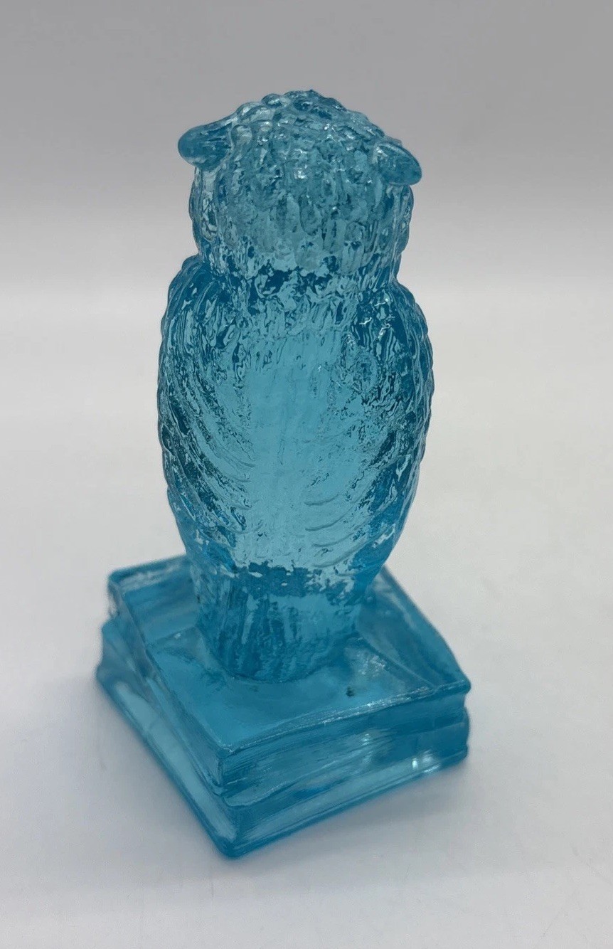 Degenhart Glass Wise Old Owl on Books Blue / GLOWS – D Mark On Bottom 3.5”