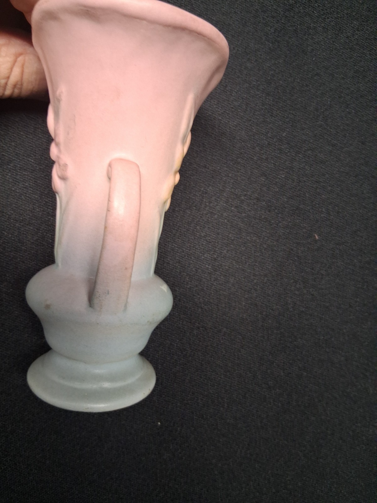 2 HULL POTTERY IRIS 4 3/4″ VASES 402 HARD TO FIND SIZE MINI