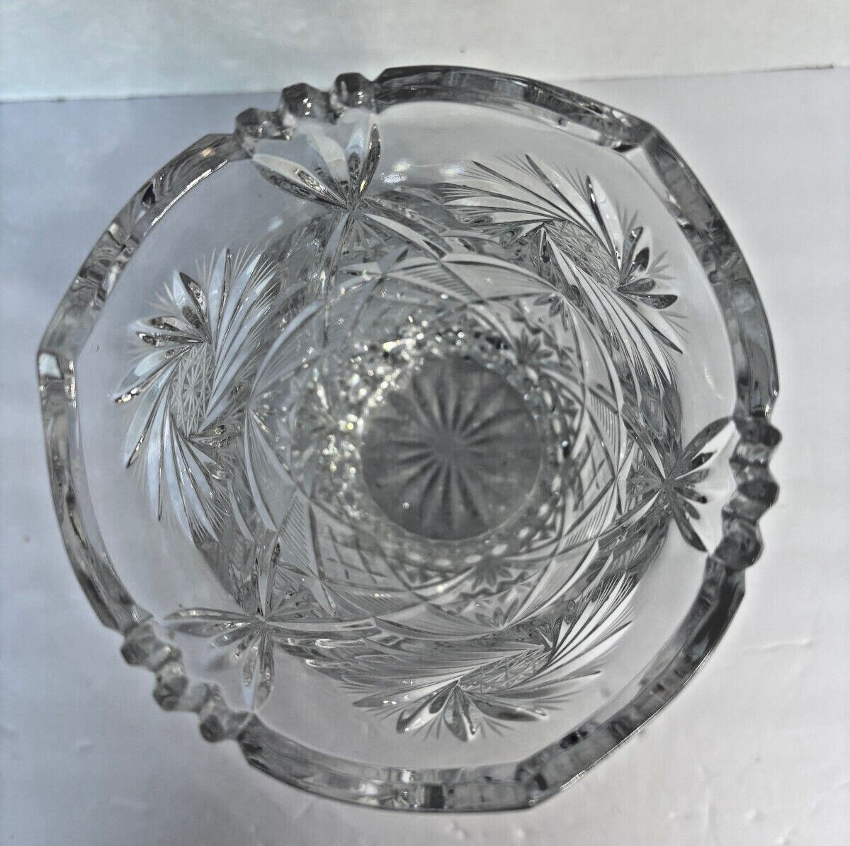 8.75″ Vtg BOHEMIAN Cut Lead Crystal Vase, Sawtooth Rim Pinwheel, Starburst, EUC