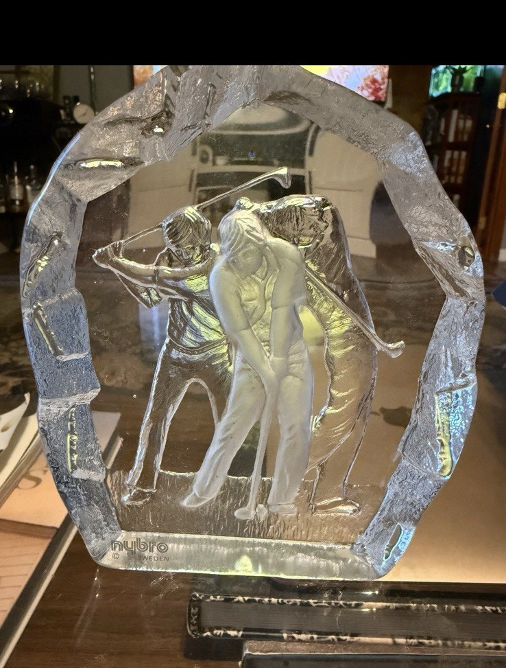 Nybro Clear Glass Golf Sports Figurine Sculpture 6 in H x 6 in L