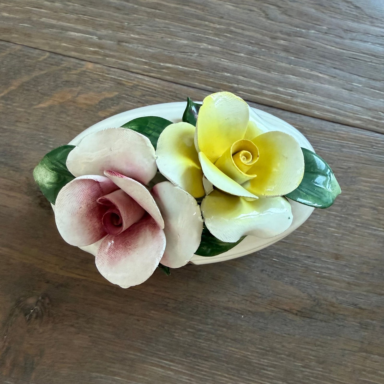 Mid 20th Century Nuona Capodimonte Yellow & Pink Roses Flower Trinket Box 💐 M