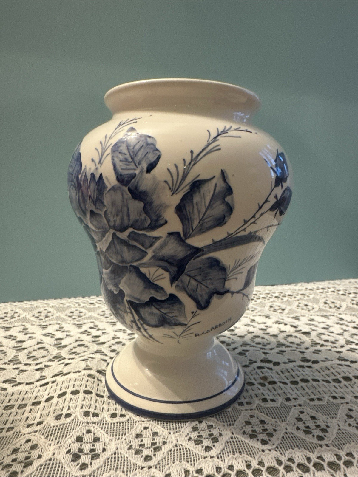 Italian Hand Painted Blue And White Vase Signed 6 Inches Made In Italy