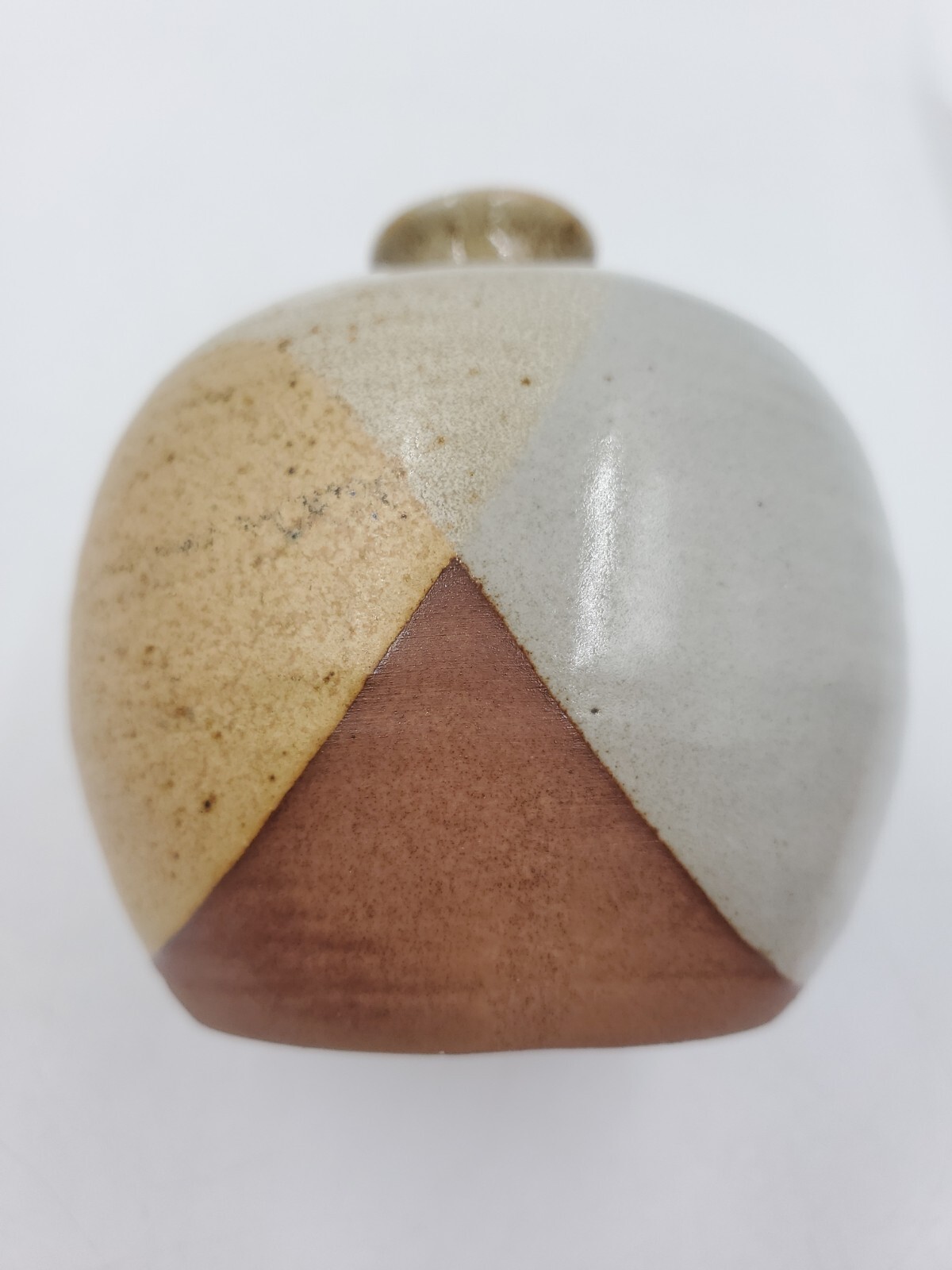 VTG USA Pottery Vase Stoneware Brown Black Tan 4 1/2″ tall by 4 1/8″ wide NICE