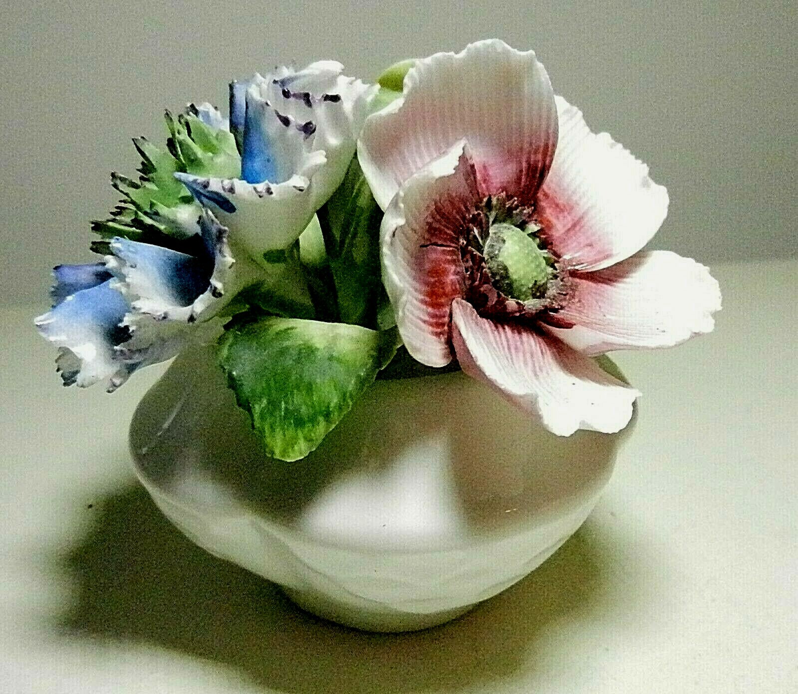 REGAL Staffordshire Fine Bone China Flower Arrangement in a Vase-Made in England