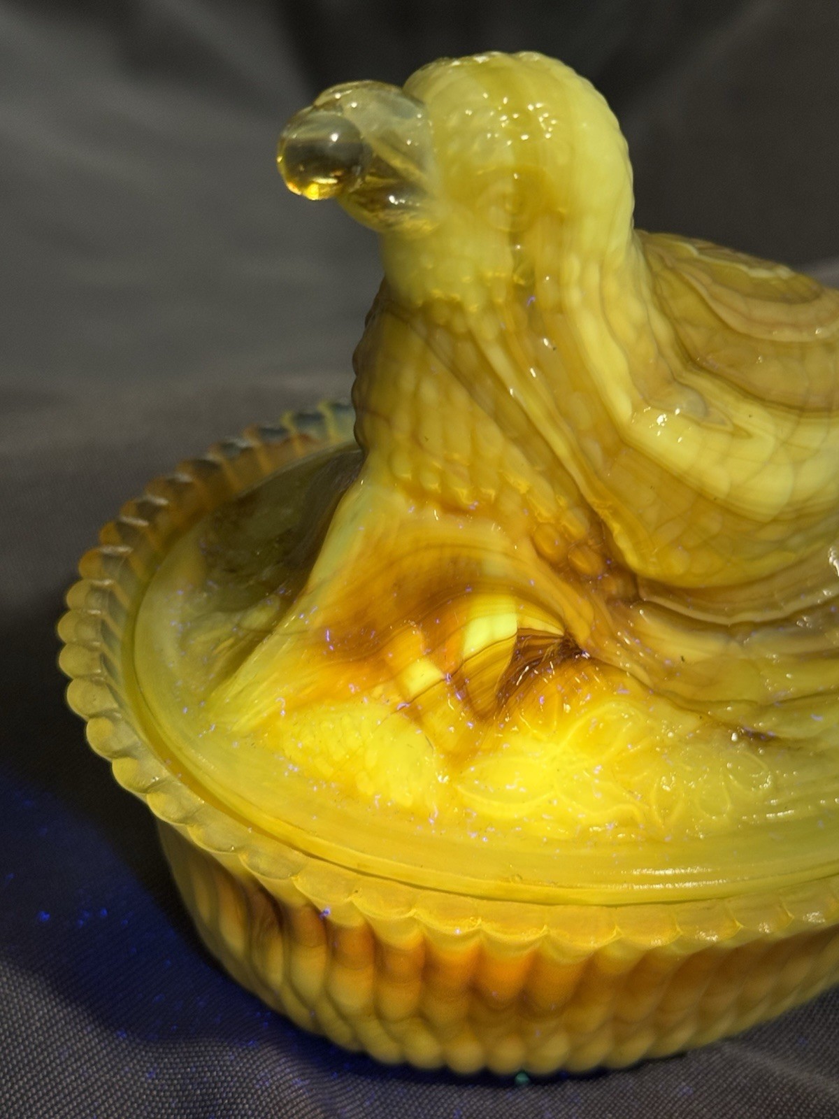 Vintage Yellow Slag Glass Nesting Robin Nest Bird & Berry Covered Dish