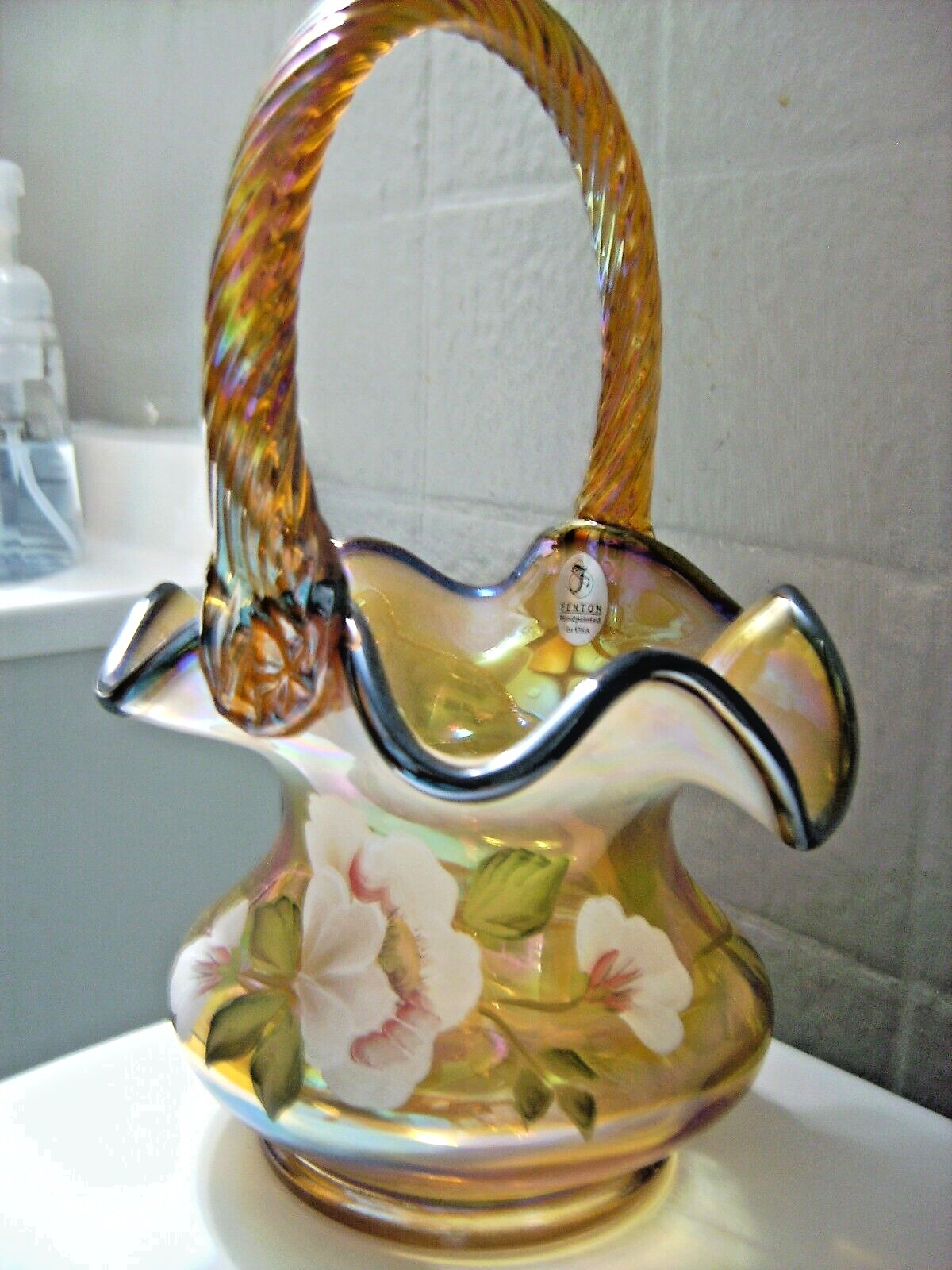 FENTON – M. KIBBE (HP) AUTUMN GOLD OPAL BASKET WITH A BLACK CREST – STUNNING