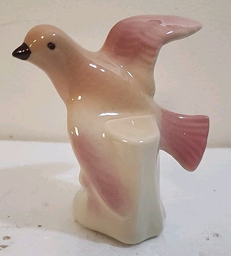 VTG Royal Copley Swallow Bird Tree Stump Figurine Pink Mauve MCM 1950’s Ceramic