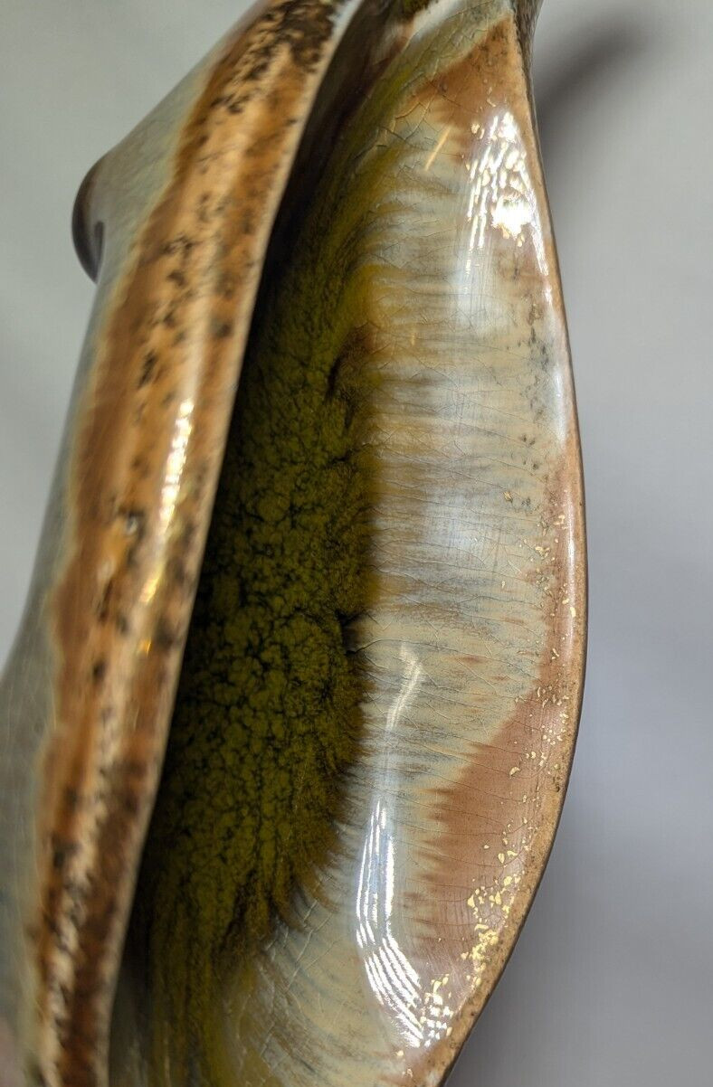 Vintg alligator ashtray dish California Originals #743 lave glaze gold speckles