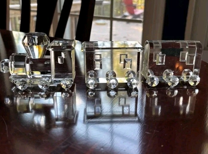 VINTAGE SHANNON CRYSTAL THREE CAR TRAIN FIGURINE SET