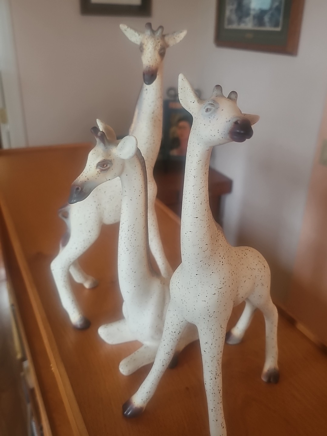 Will George California Pottery Reclining & Standing Giraffes Figurine Speckled