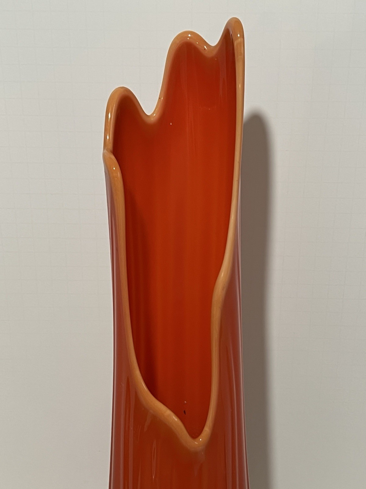 L.E. Smith Bittersweet Ribbed Swung Art Glass Vase 22” Orange Vtg