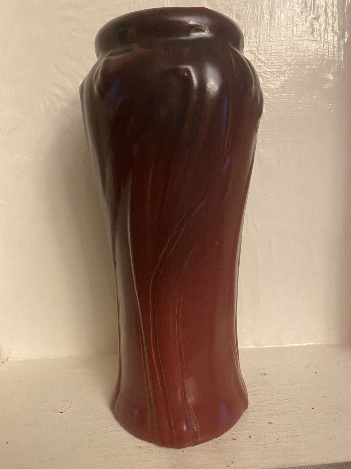Van Briggle Mulberry Vase with Daffodils, Dirty Bottom, 9 1/4″ – MINT