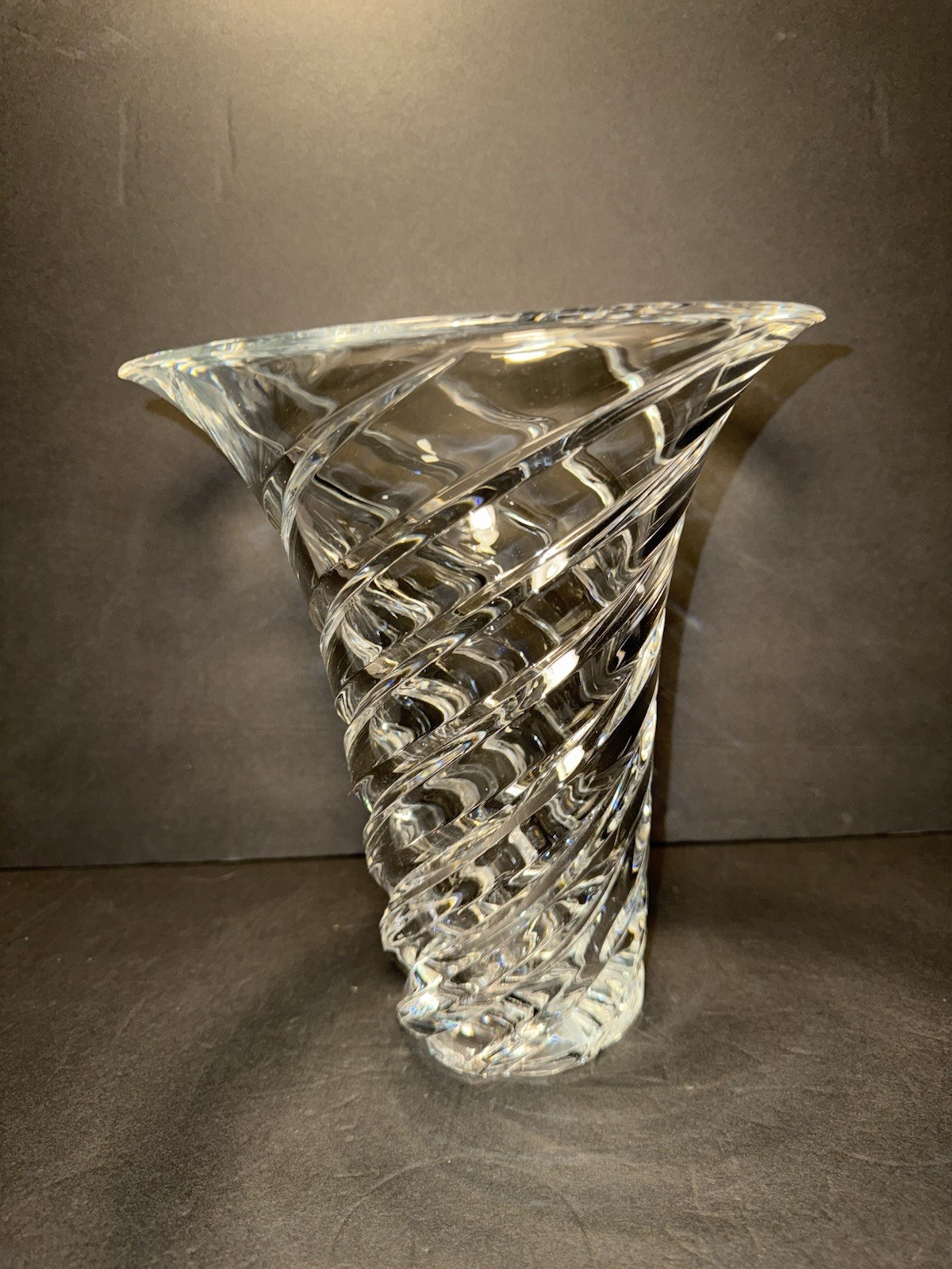 JG Durand Cristal D’Arques Vincennes Cut 24% Lead Crystal Vase Modern Swirl 10″