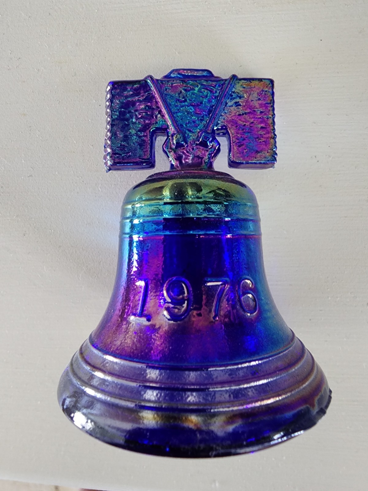 Vintage Joe St.Clair Carnival Glass Bicentennial Liberty Bell 1776-1996 Figurine