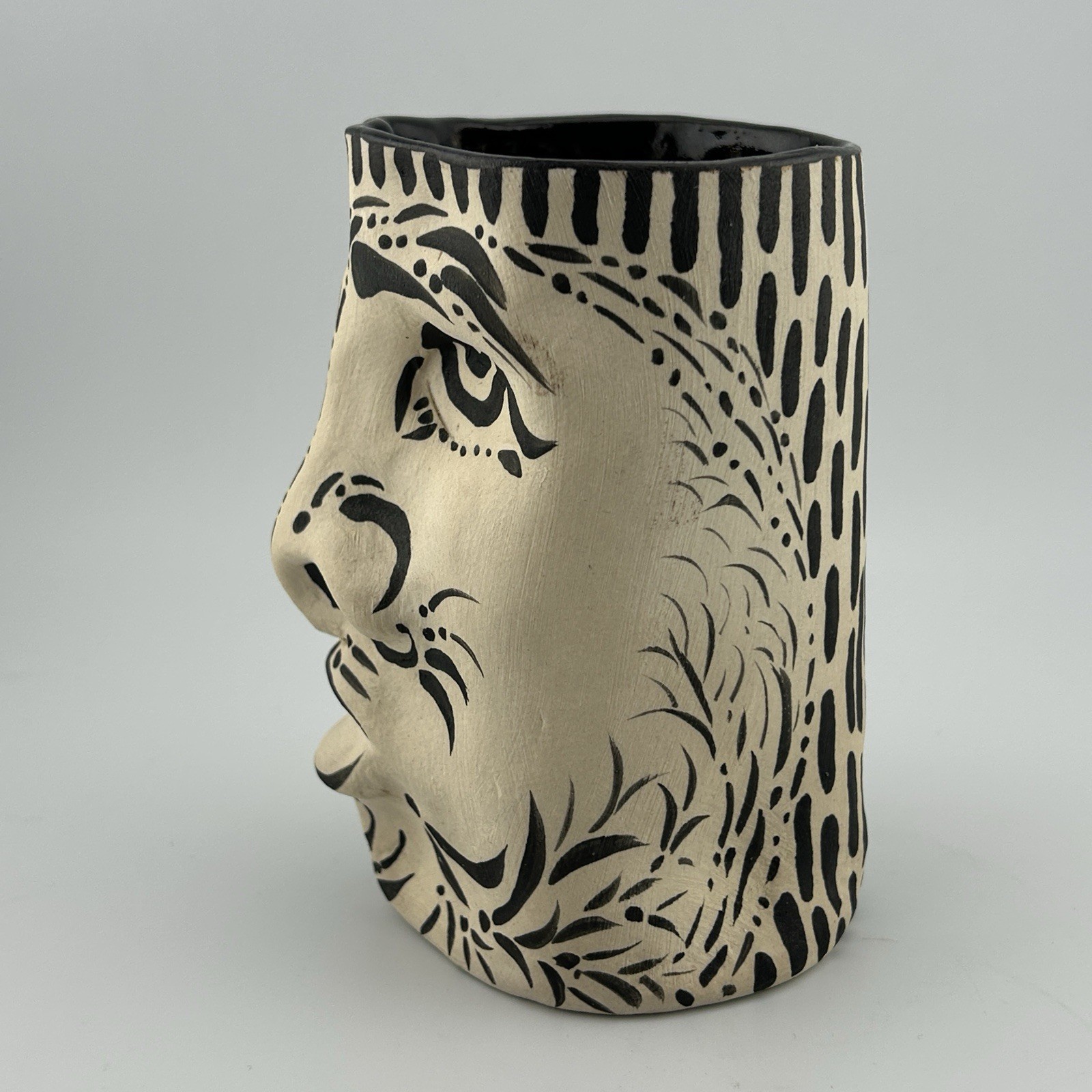 Studio Pottery Sgraffito Face Tumbler Tiki Mug Vase Black Slip 2010s Signed KIA