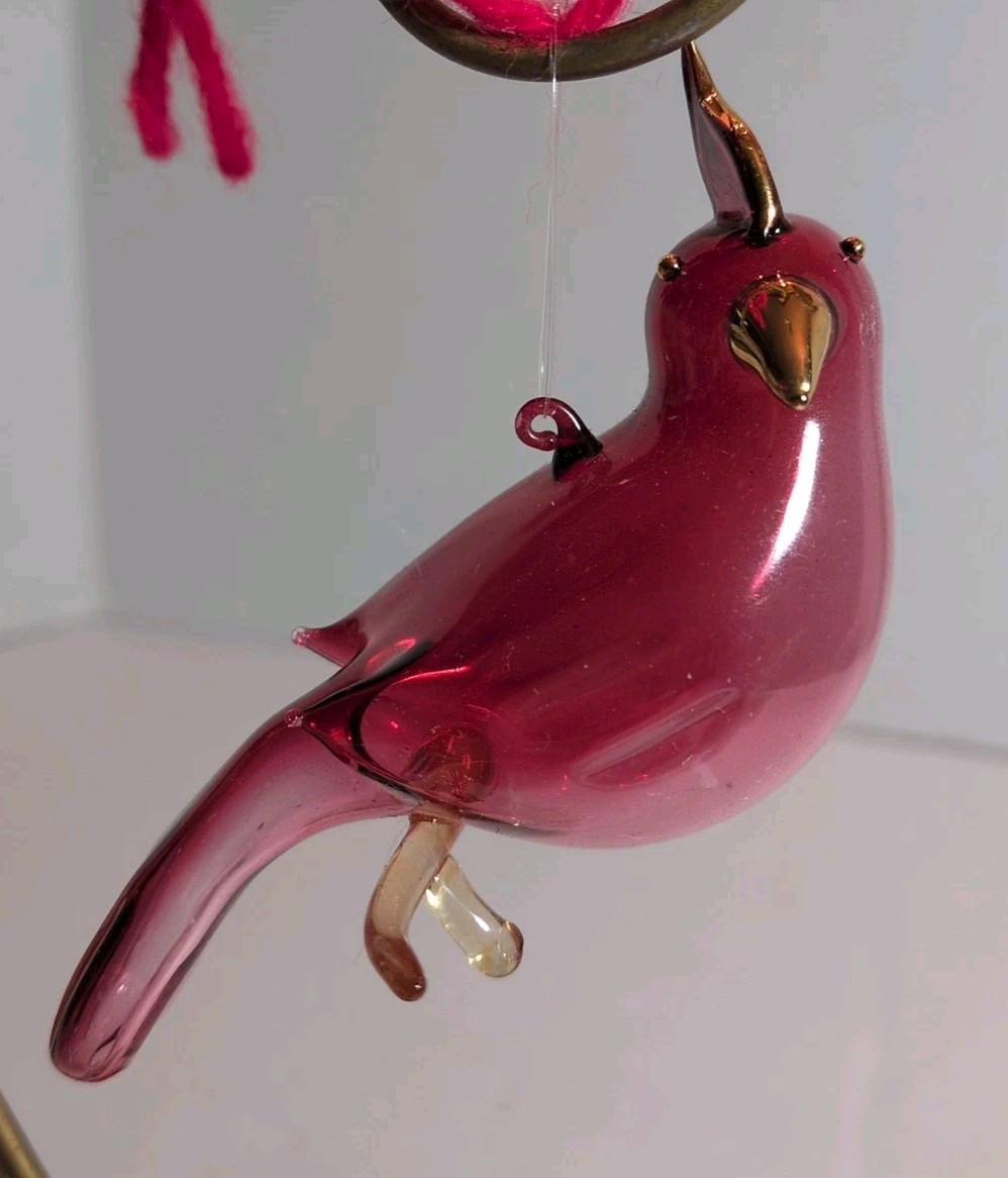 Vintage Hand blown Glass Cardinal W/ Gold Trim 4″T 3″ L 2.25″W