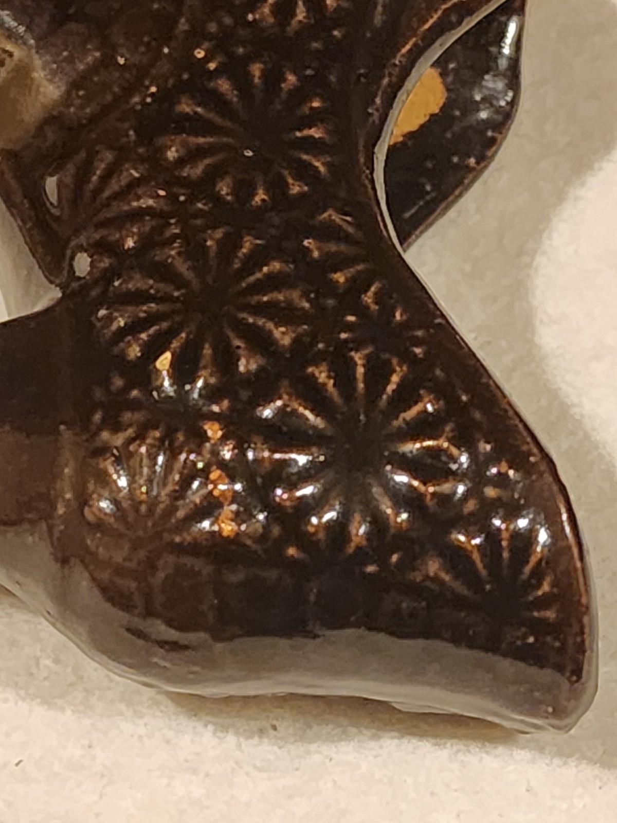 Antique Rockingham Yellowware Daisy Button Cat Shoe Slipper Rare Novelty Pottery