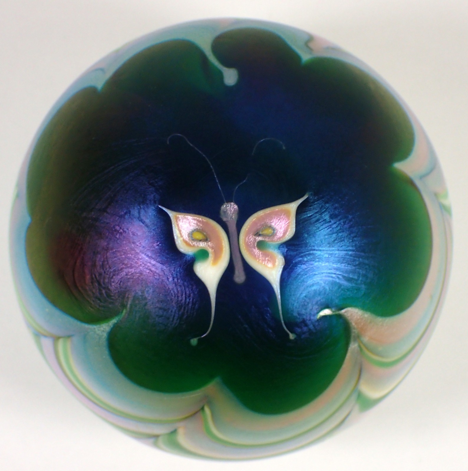 Vtg 1976 Lundberg Studios Signed BUTTERFLY Pulled Feather Aurene Paperweight