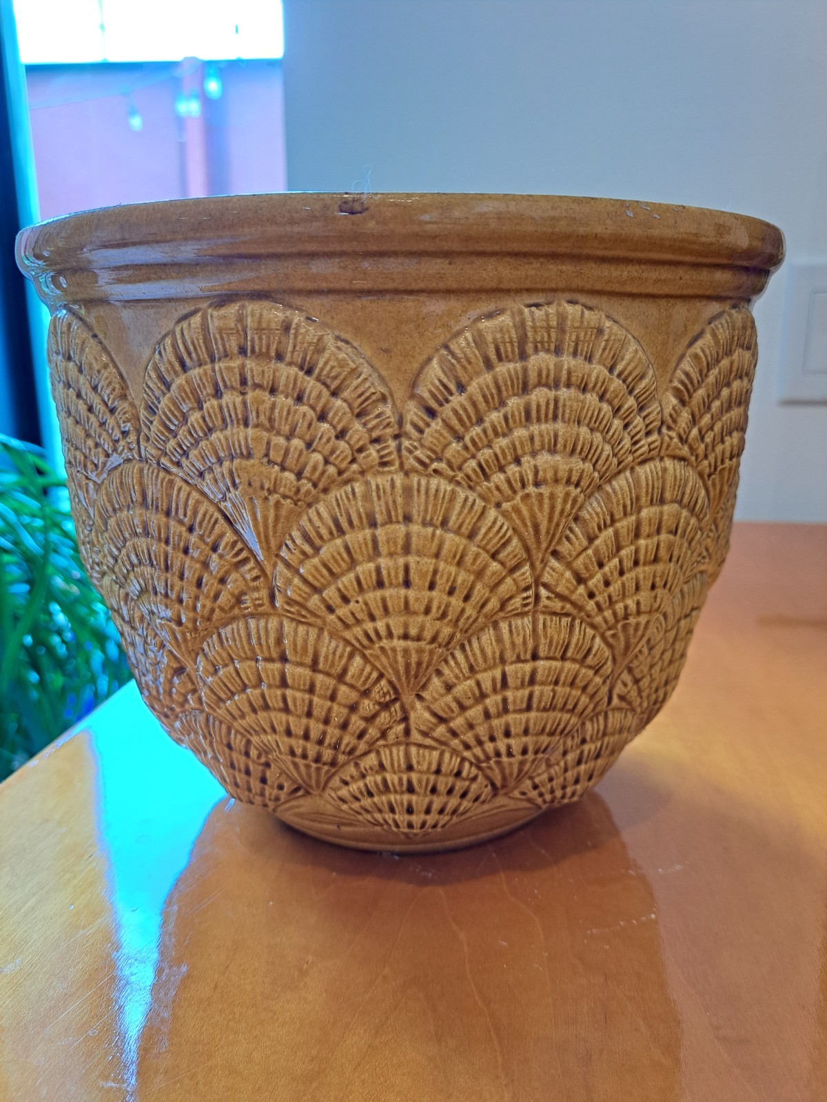 Vintage Haeger Pottery Planter #5077 Brown/Tan With a Sea Shell Like Print