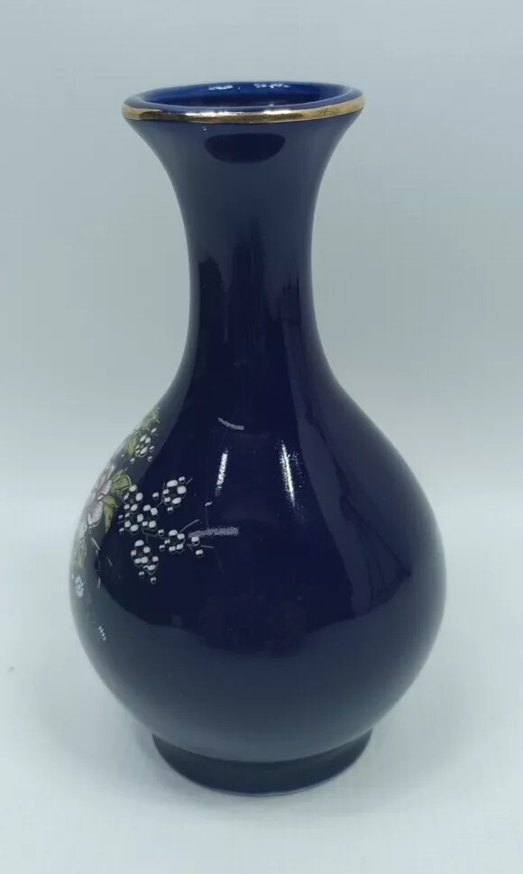 VTG Cobalt Blue KUTANI Vase Raised Floral, Flowers in Cart Made In Japan 4.75″