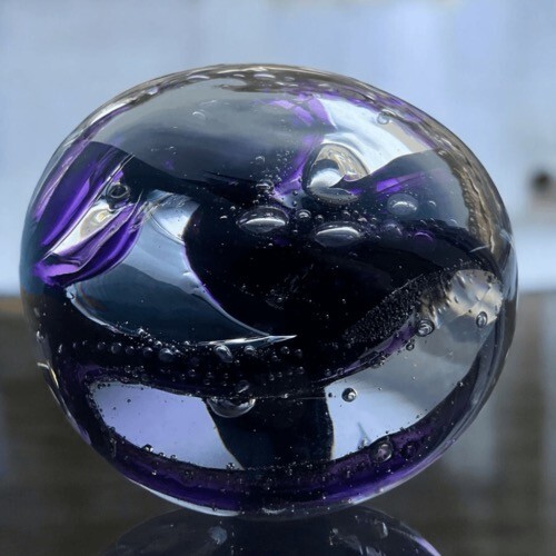 VTG Art Glass Decor Eye Jellyfish/Octopus Purple/Black Swirl Paperweight 2″X2.7″