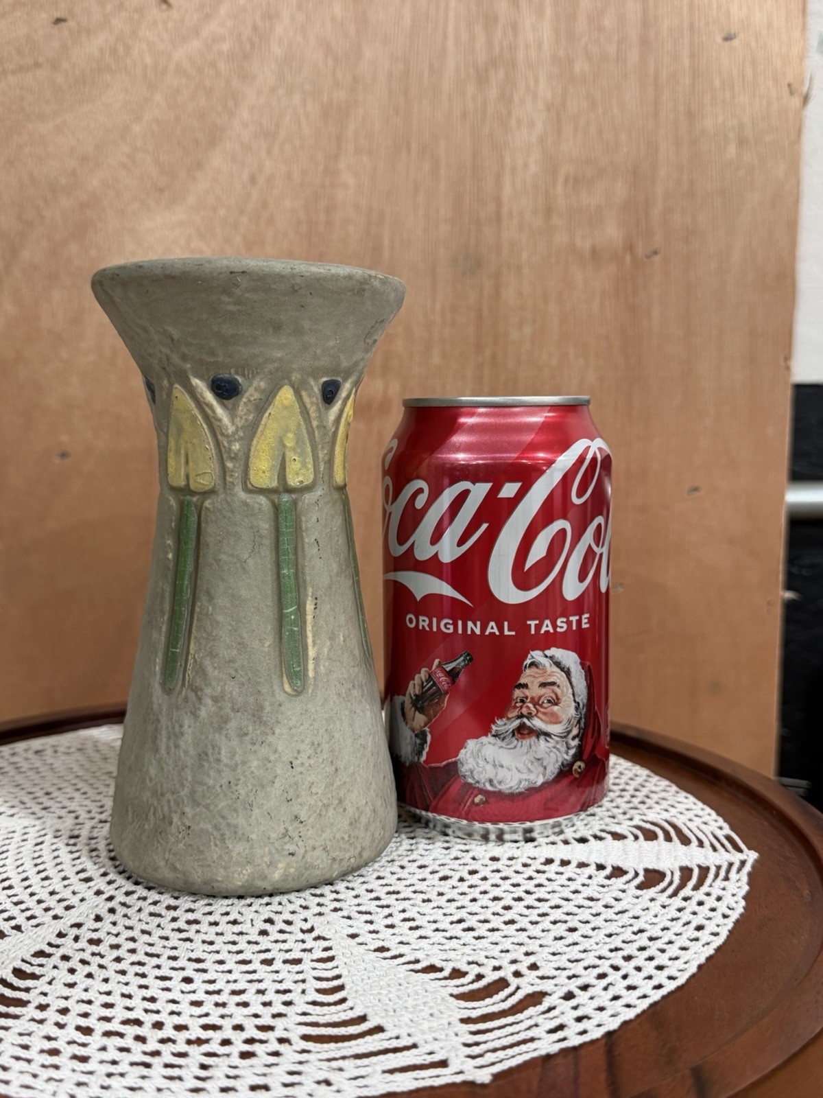 Roseville Mostique Gray 1916 Arts And Crafts Pottery Yellow Flower Vase 164-6″
