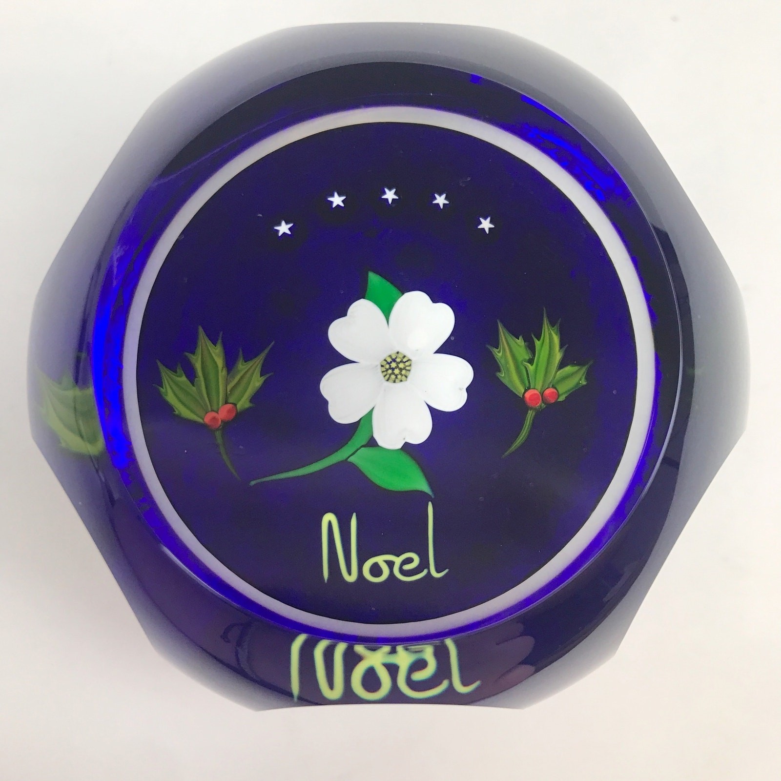 Perthshire 1987 Christmas Rose Noel Holly Faceted Holiday Paperweight Box Cert