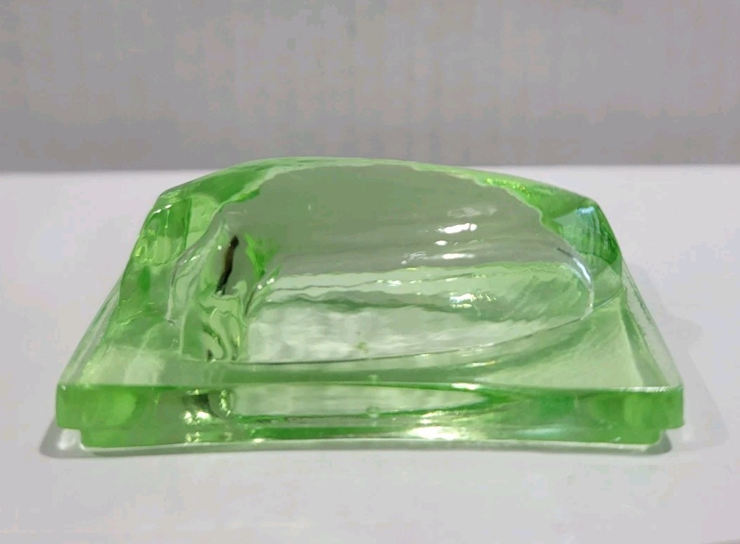 Vintage Uranium glass arrow / Turn signal Bubbled Glass 3d