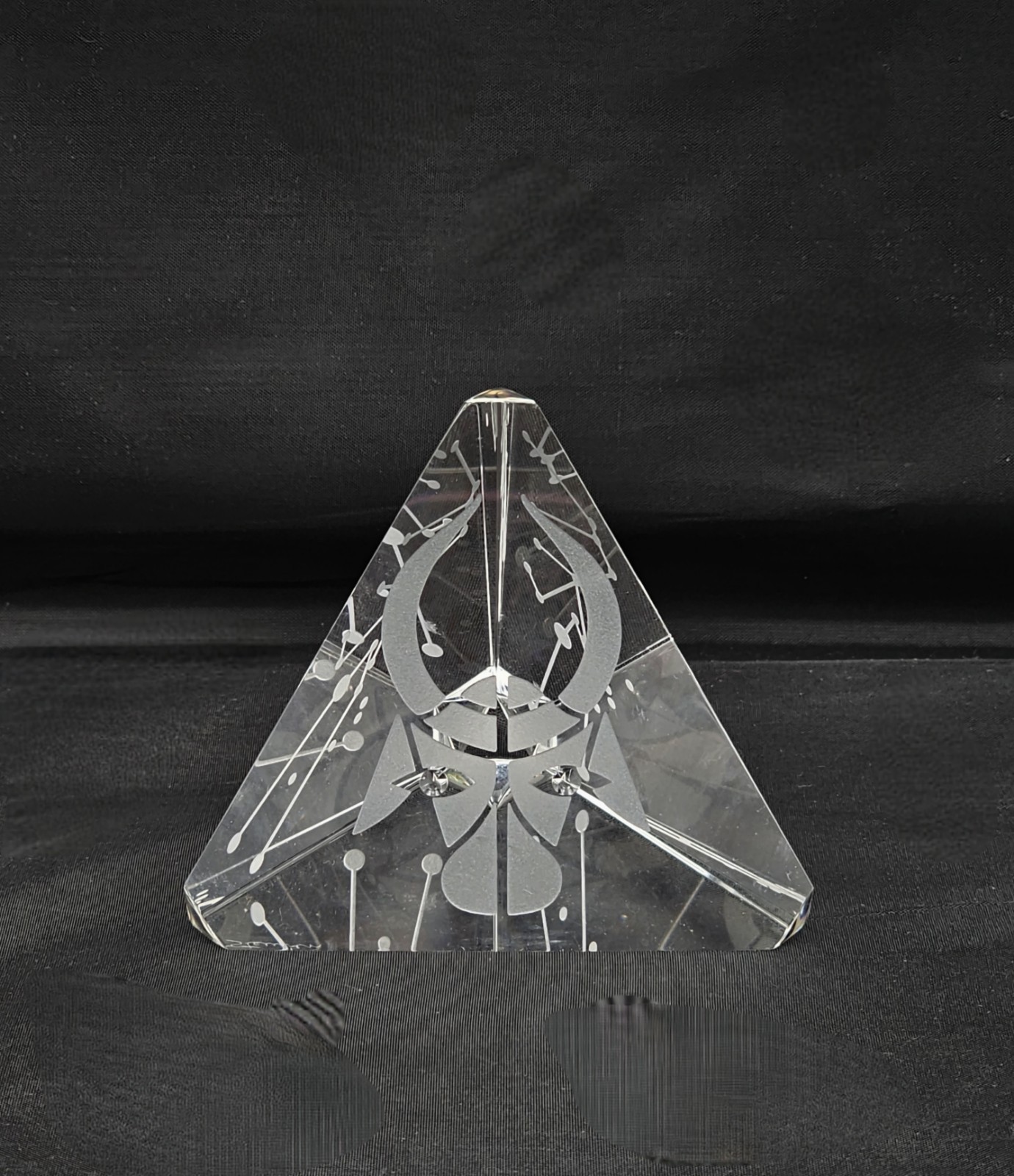 Steuben Taurus Zodiac Constellations Crystal Pyramid Paperweight – Signed EUC