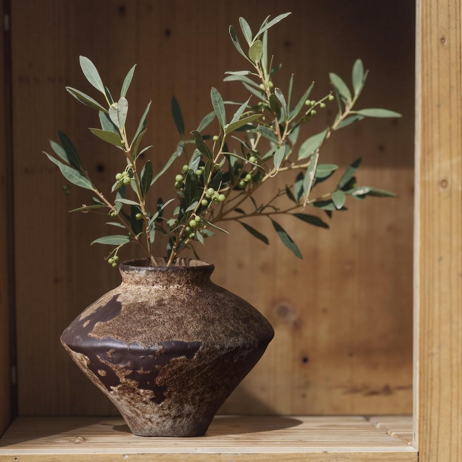 Elegant 6.3-Inch Vintage Ceramic Vase – Ideal Gift for Housewarming or Weddings