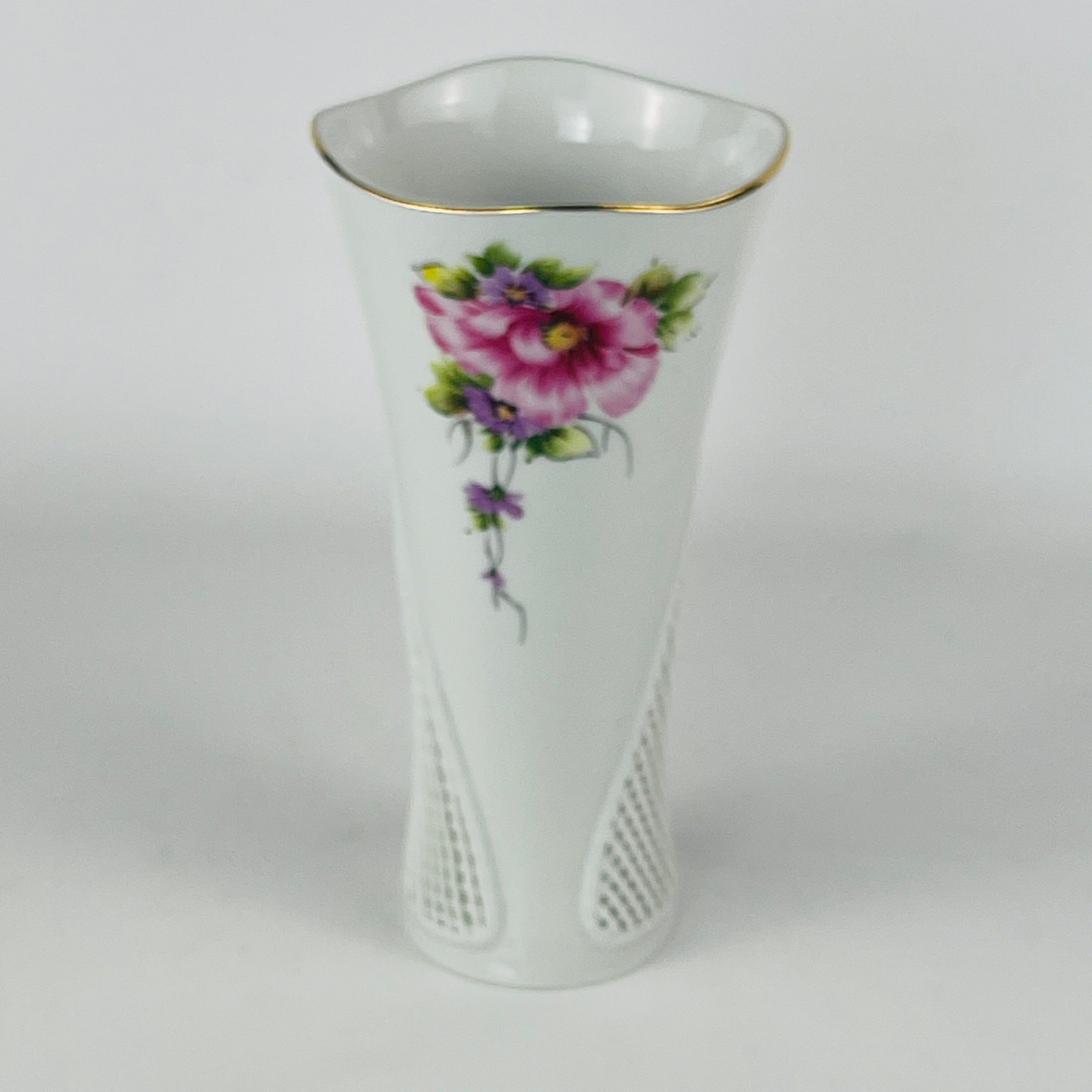 Iris 1922 Fine Porcelain Floral Vase; CLUJ-NAPOCA, Romania; 7” tall