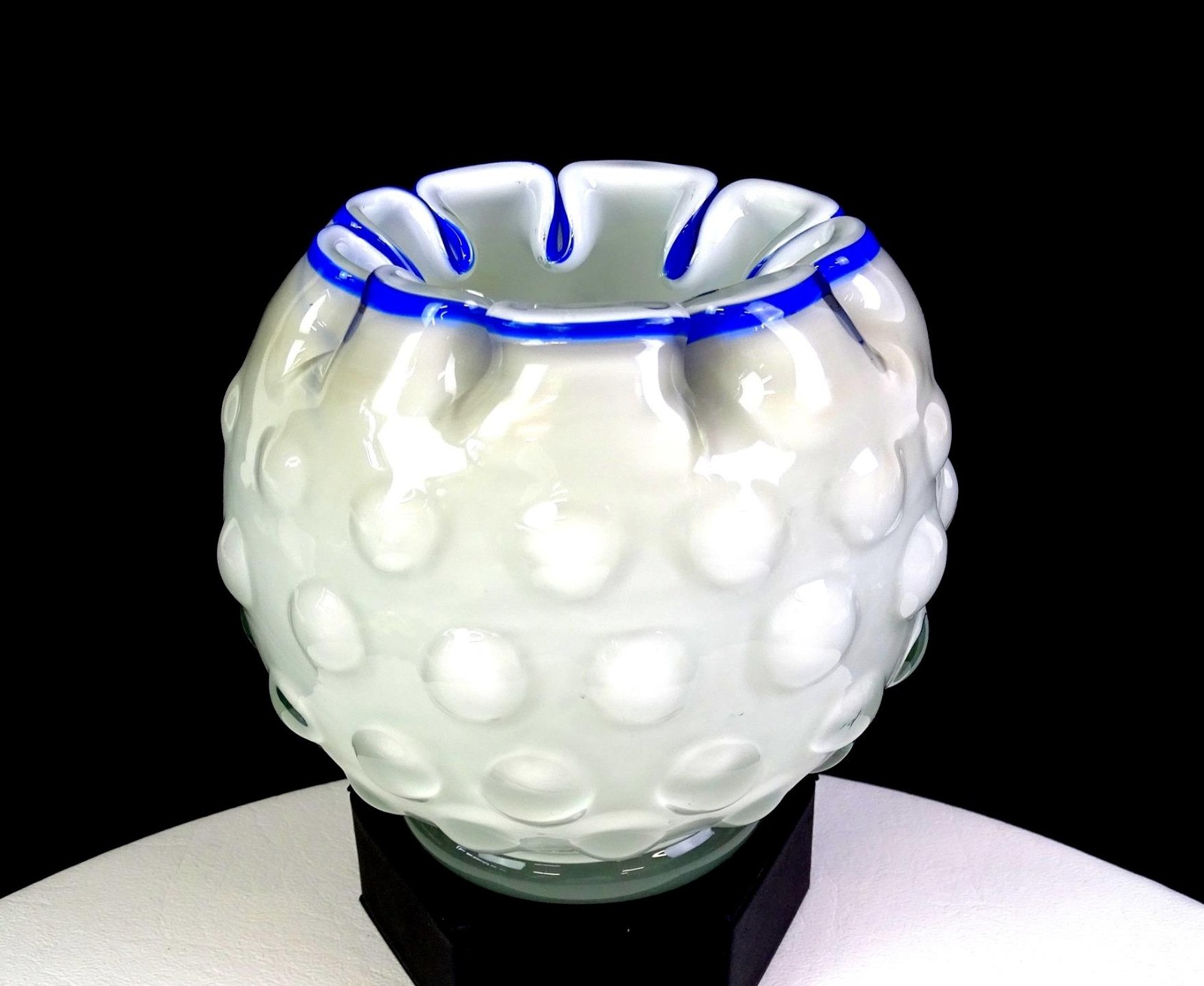 Murano Style Cased Art Glass White Hobnail Blue Trim 4 3/4″ Rose Bowl 1970-1990