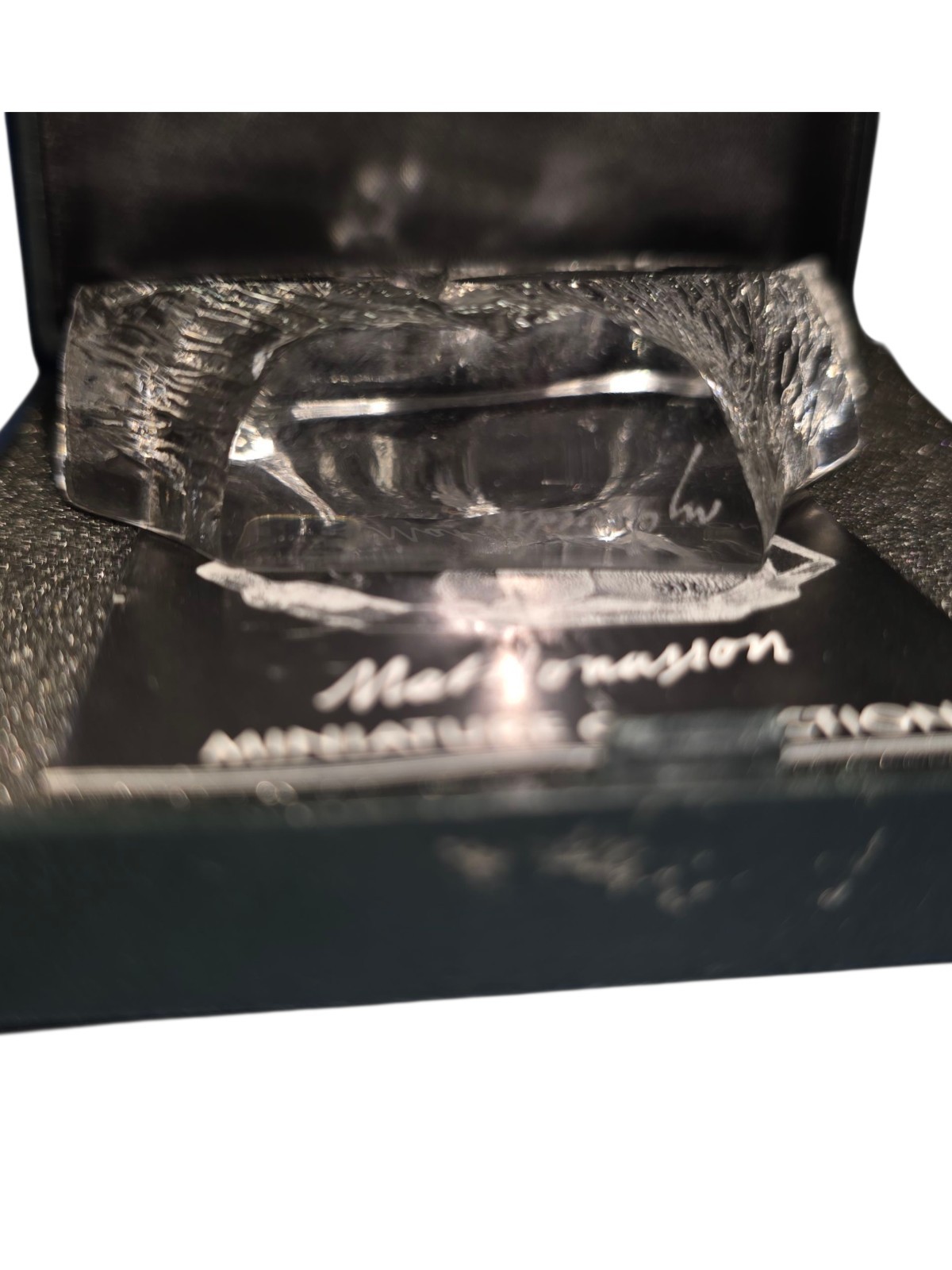 New Mats Jonasson Full Lead Crystal Känguru Kangaroo Sweden Etched Paperweight