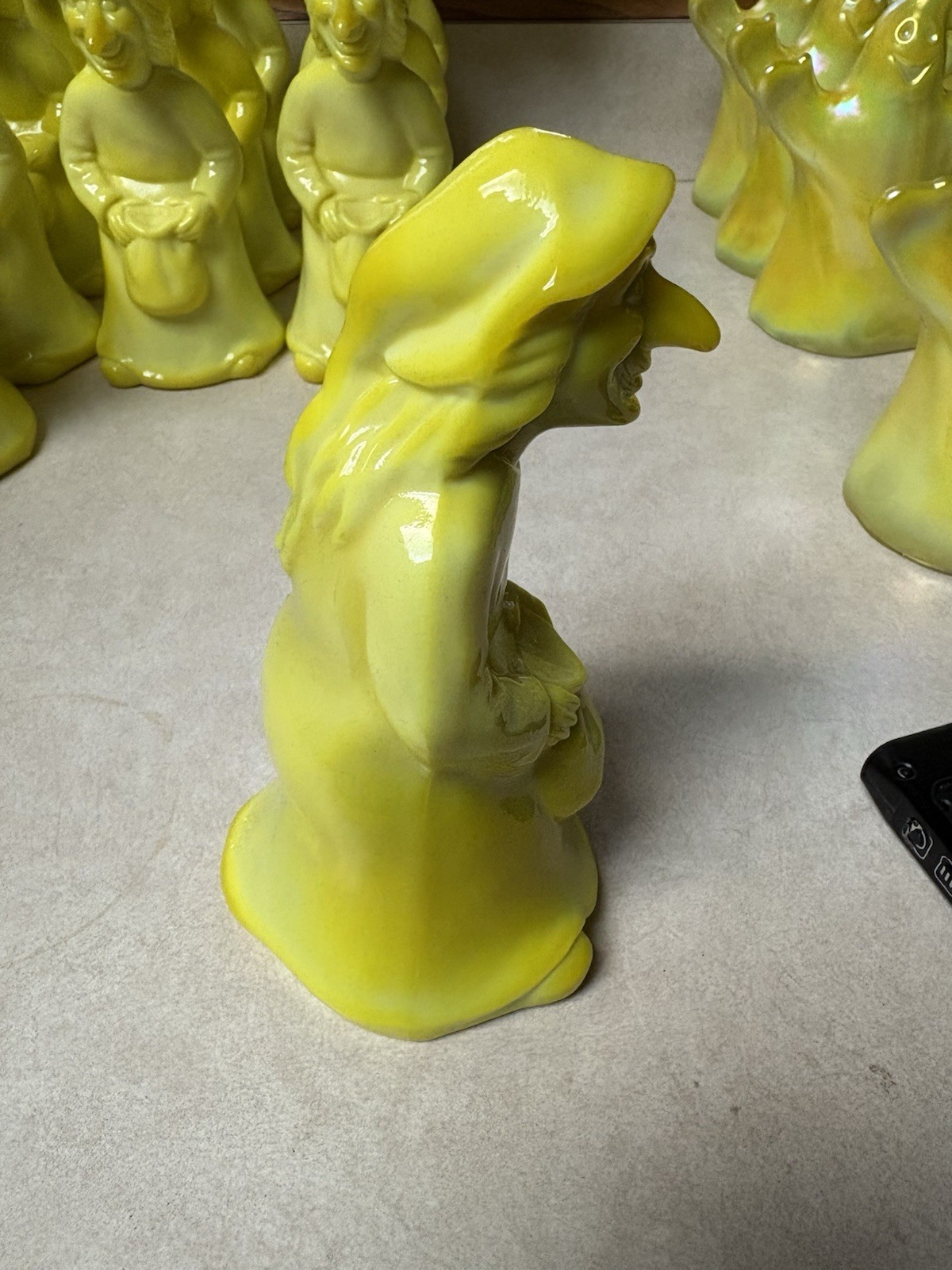 Witch Mosser for Fenton Mold Art Glass Dandelion Yellow Glows UV Ltd