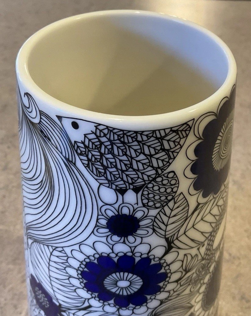 ARABIA :: Vintage “Pastoraali” 7 1/2” VASE Esteri Tomula 1873 Black/Blue FINLAND