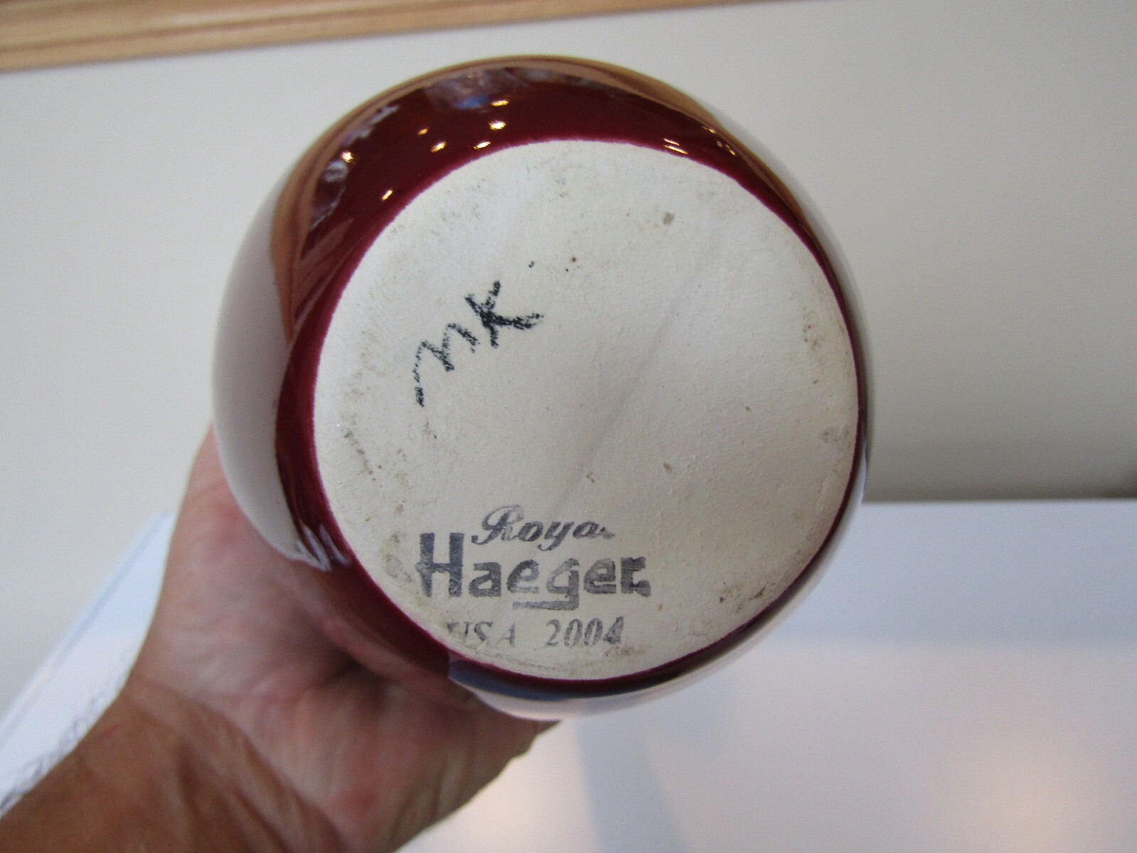 ROYAL HAEGER 2004 – 14 INCH TALL WIDE BOTTOM NARROW TOP VASE – DARK RUBY RED