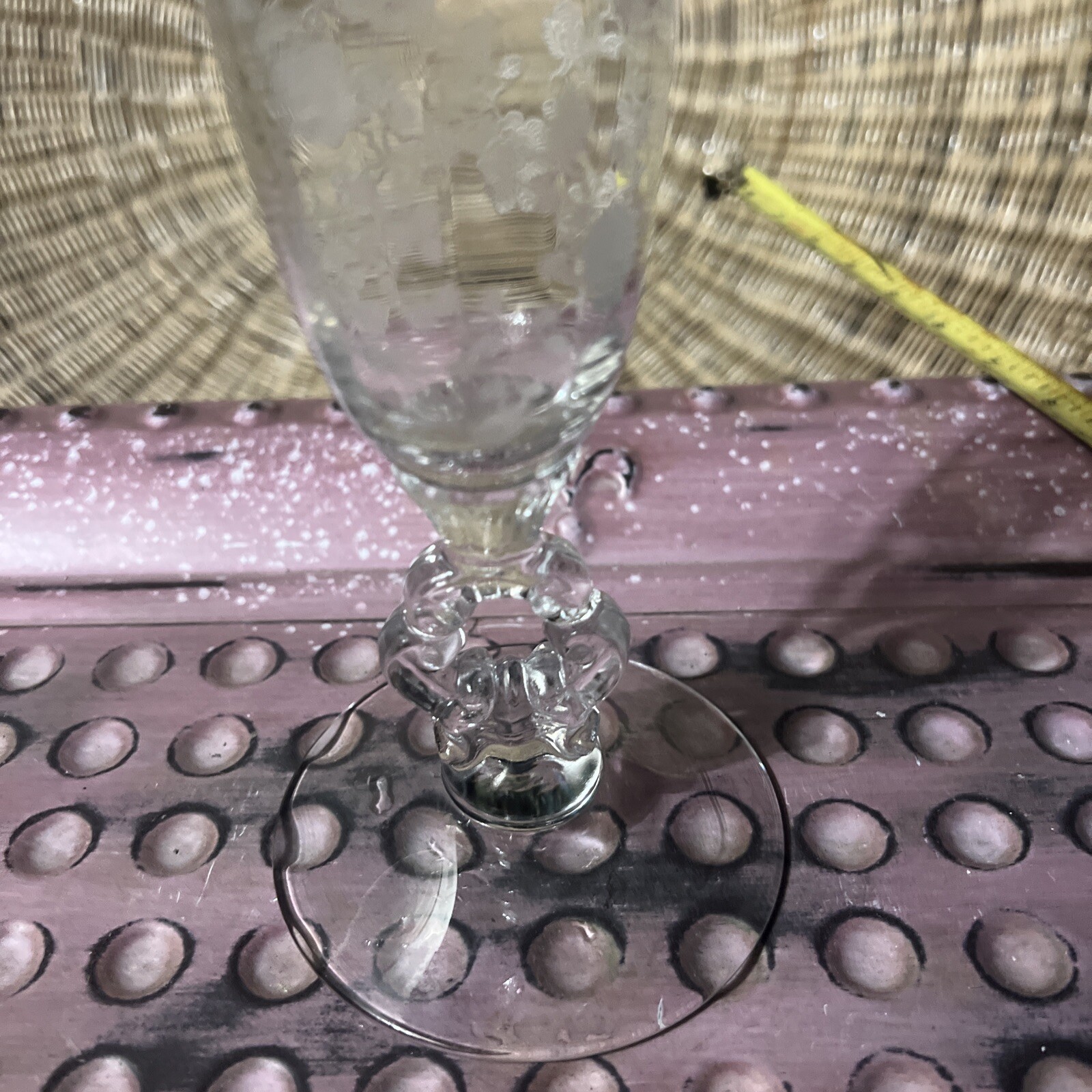 CAMBRIDGE GLASS ROSE POINT CRYSTAL #1233 10″ KEYHOLE FOOTED BLOWN ETCHED VASE