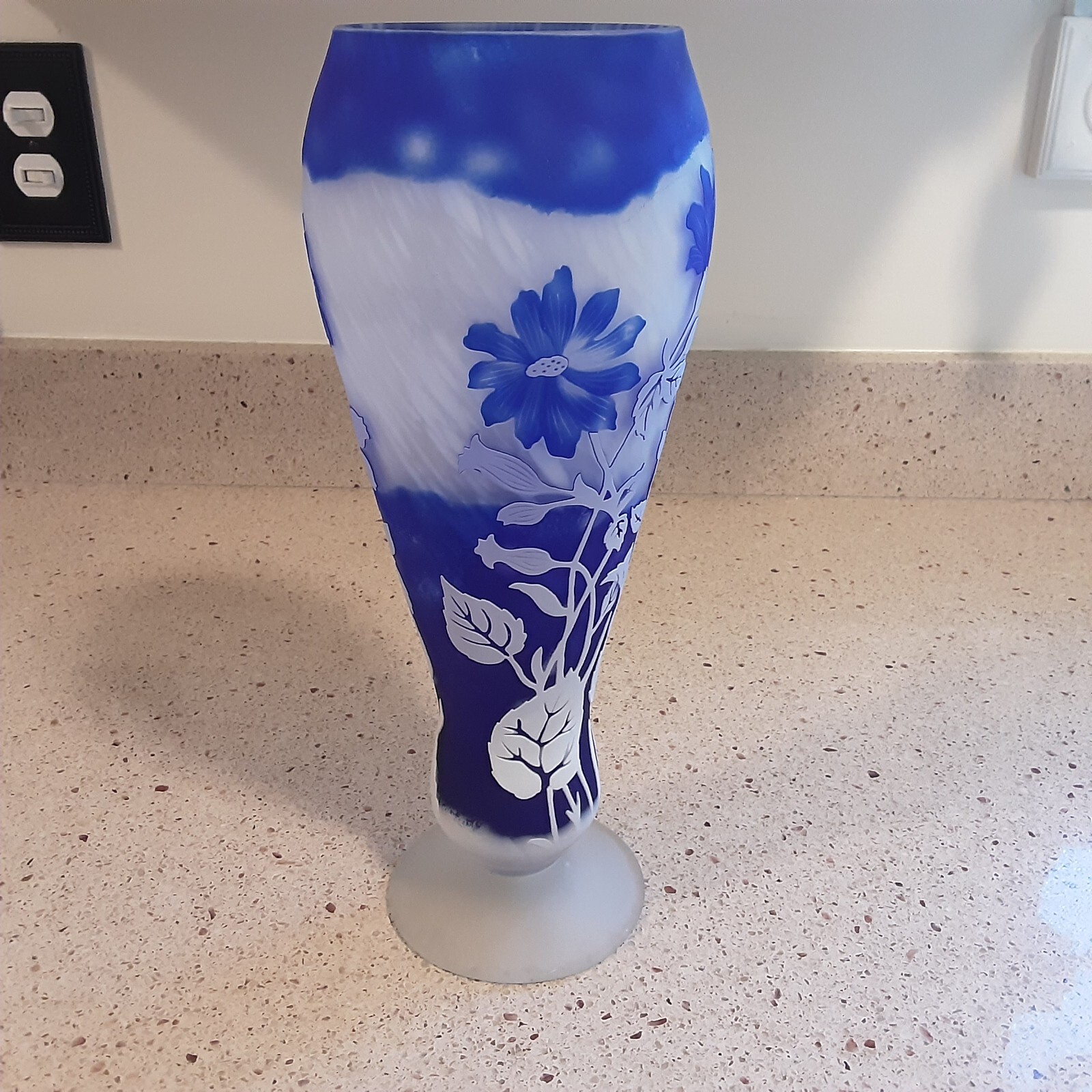Shannon Crystal of Ireland Mouth Blown Hand-Cut Blue Art Glass Vase 12-1/2″ Tall