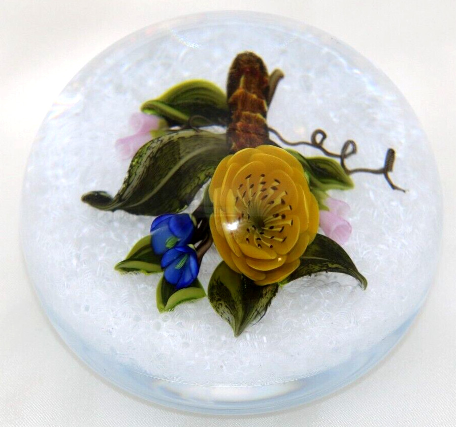 Beautiful Large TRABUCCO China ROSE BOUQUET & CATERPILLAR Art Glass PAPERWEIGHT
