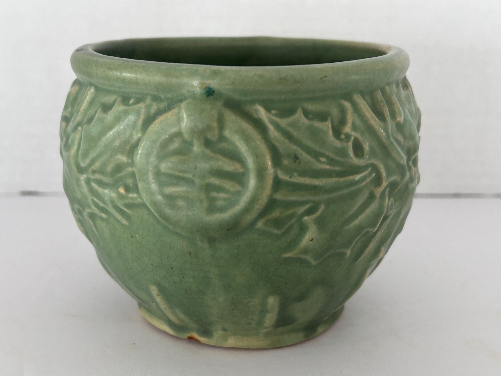 Brush McCoy Pottery Matte Green Holly Berry Planter Jardiniere 4 1/8″ X 3 3/4″