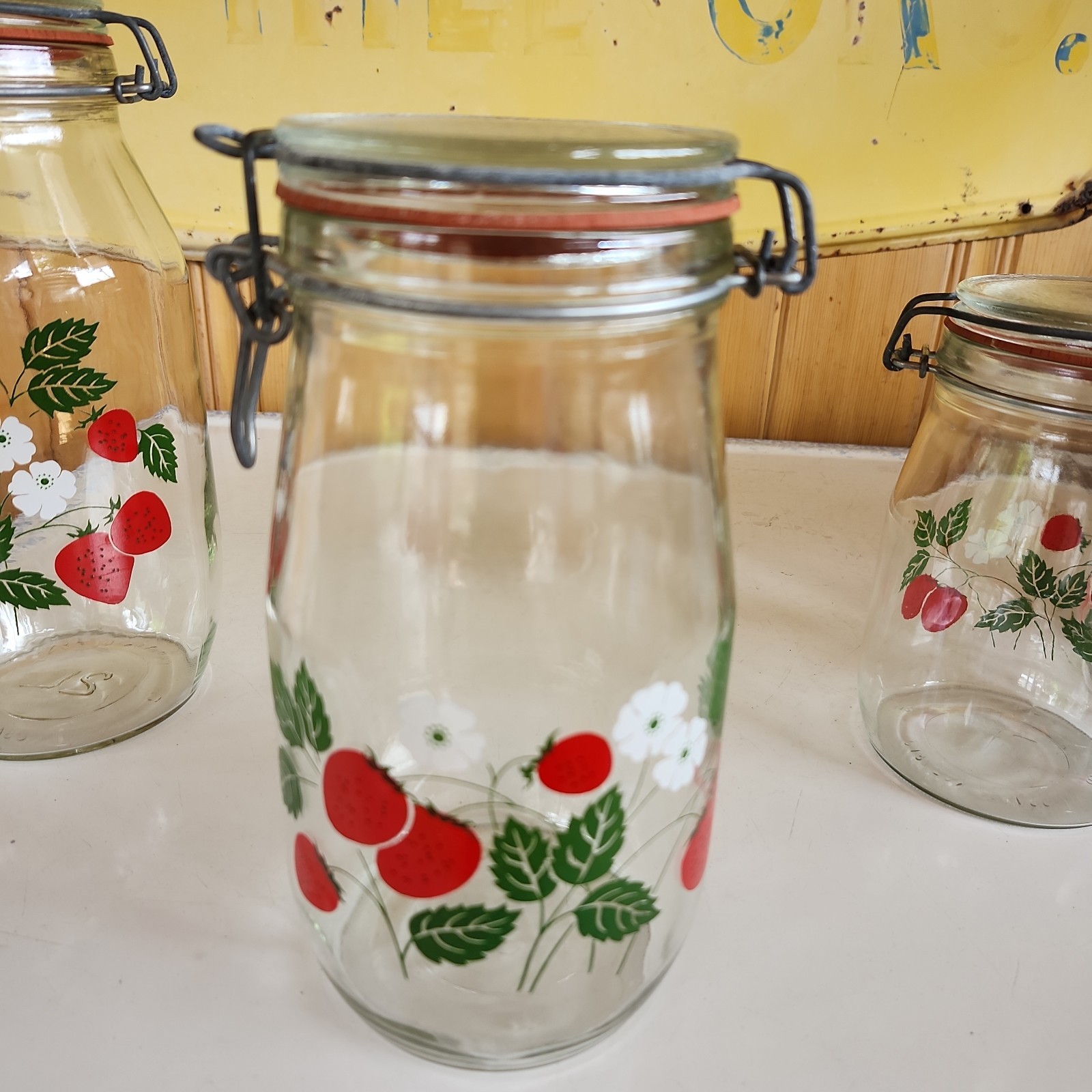 4 Carlton Strawberry Blossom Glass Canister Jars Set Wire Clamp Lid