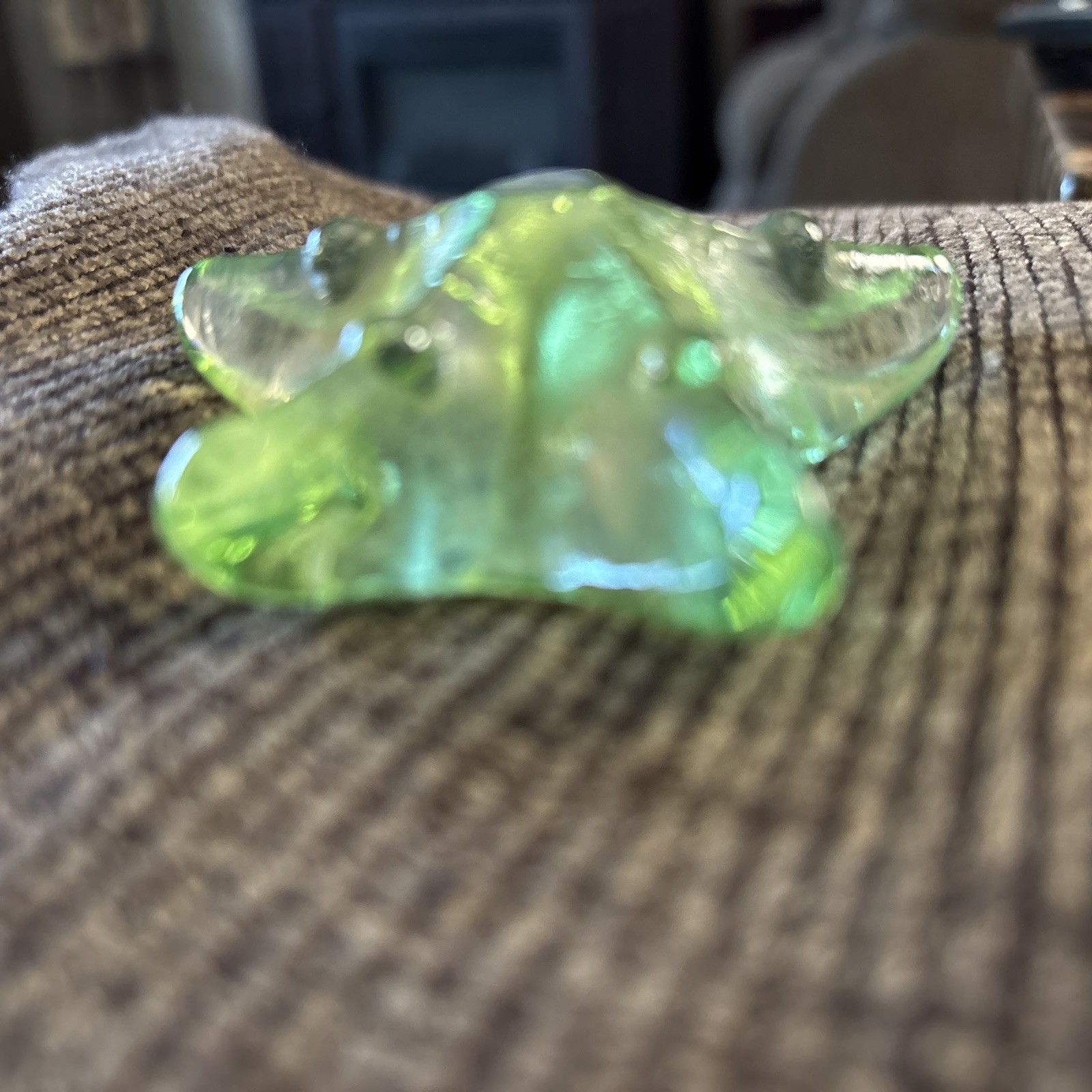 Art Glass Starfish Green Decorative Paperweight Textured Molded 2 1/2”