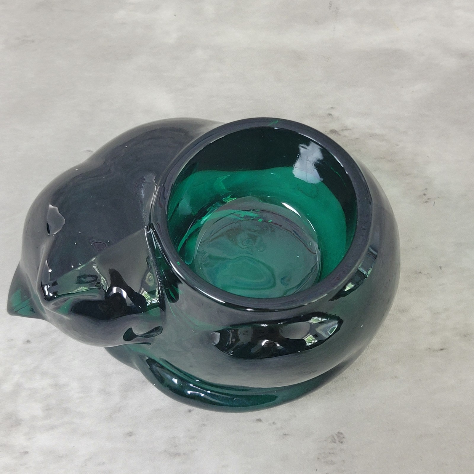 Green Glass Cat Figurine Bowl 4.25″ Vintage Art Glass Animal Trinket Dish Decor