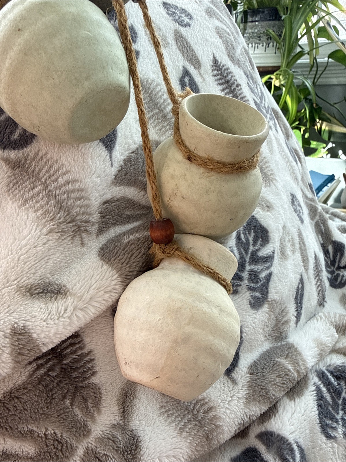 The Homemaker’s Idea Company, Pottery Pots On Rope W/wooden Bead Accent 17”