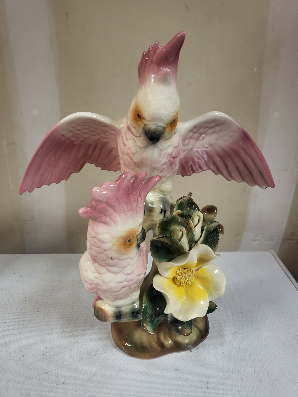 MCM? Mark WILLIAM MADDUX California Pottery? Pink Cockatoo Flower Porcelain